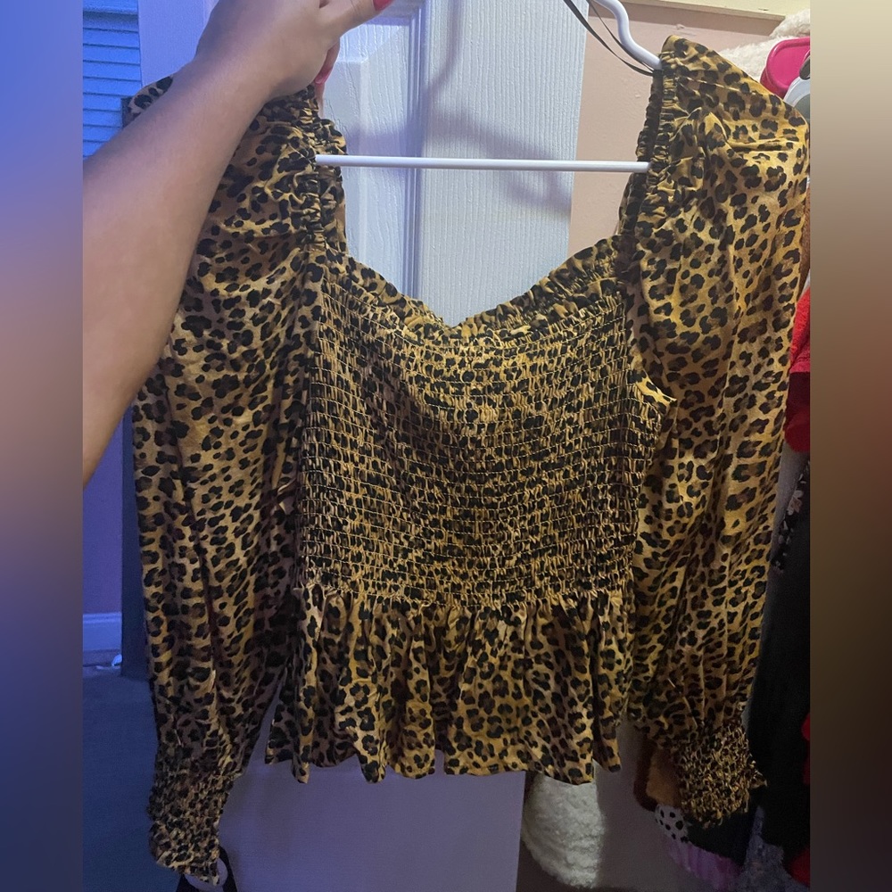 leopard print longe sleeve blouse